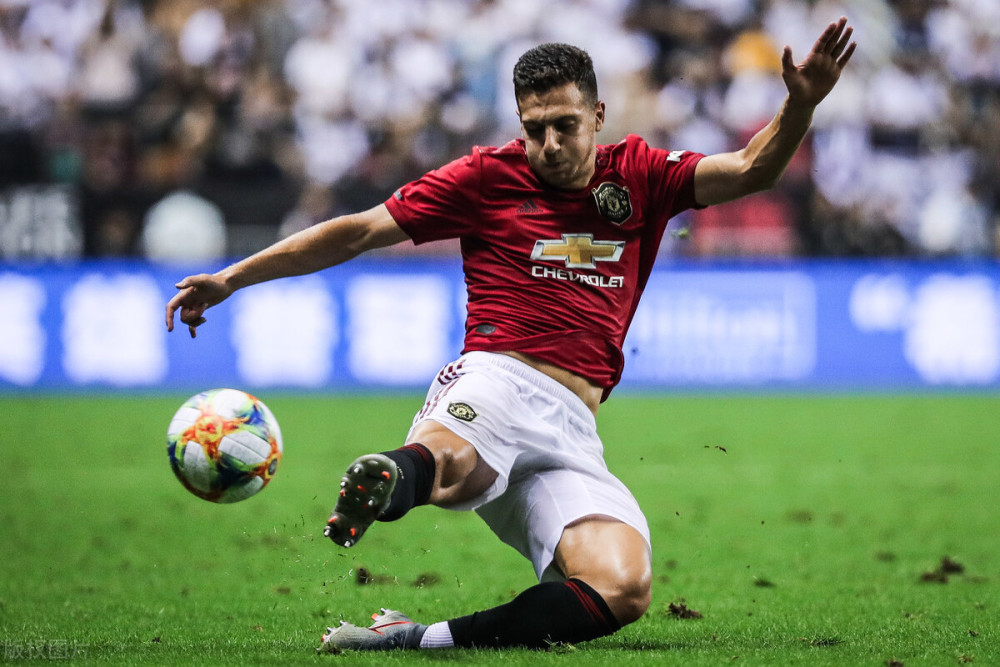 曼联绝杀AC米兰，加维点燃赛场