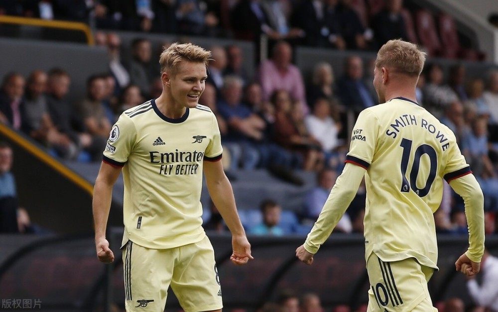 阿森纳横扫日本，拉什福德扛起全队