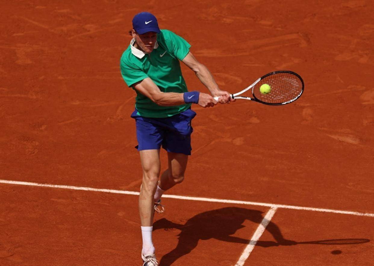 法网力克拉沃尔杯，辛纳关键制胜