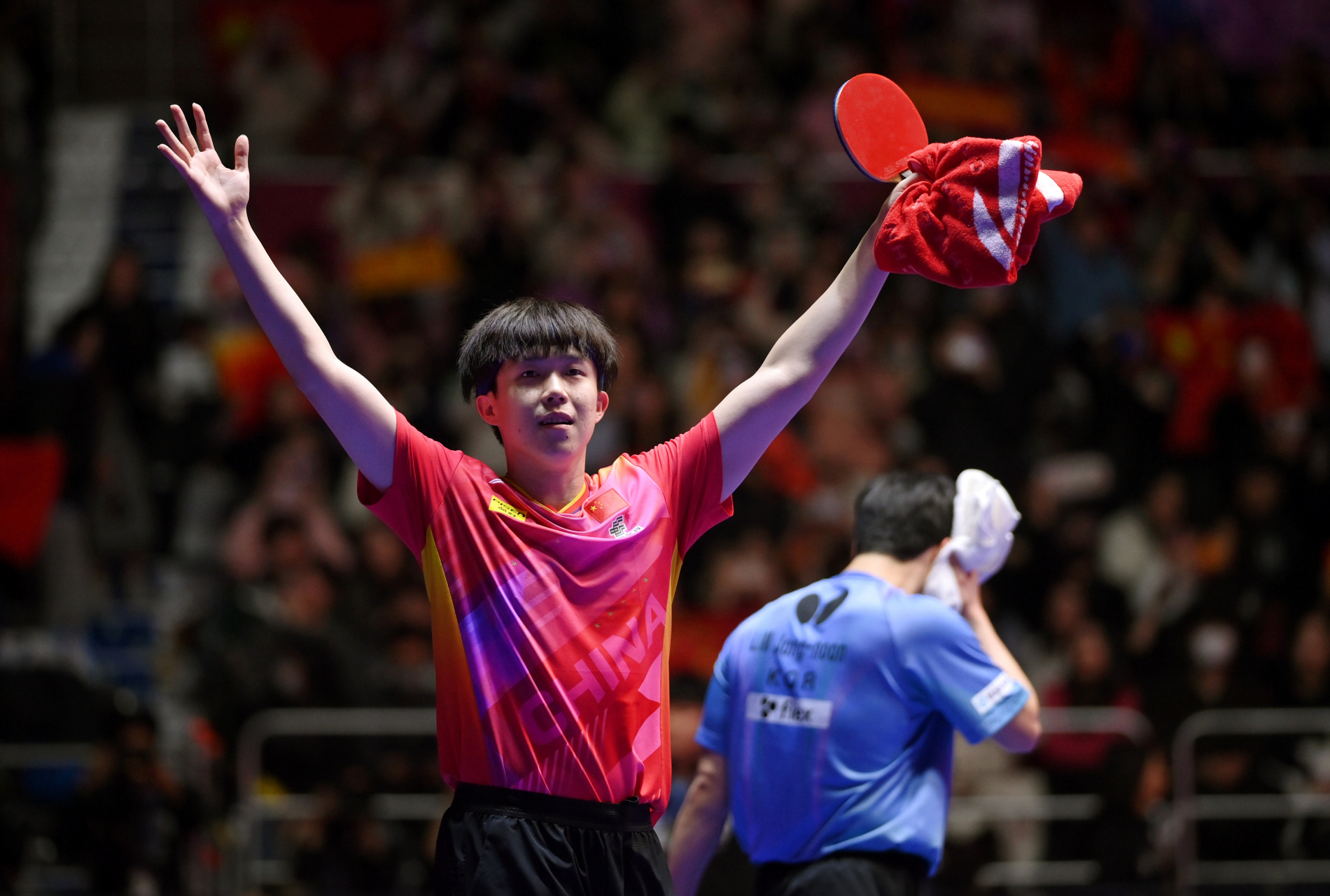 韩国乒乓球队鏖战中国乒乓球队，马龙送出助攻