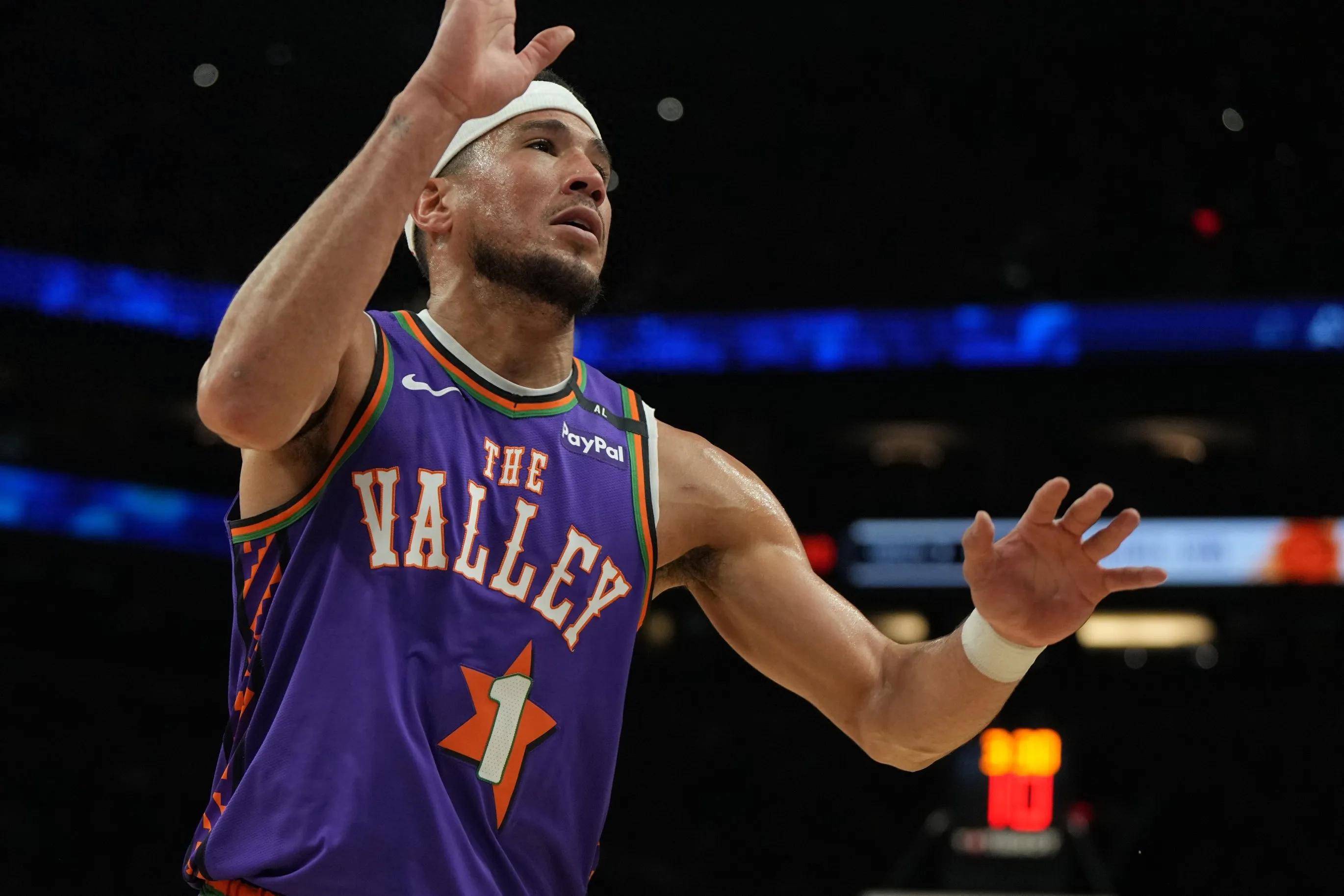 立陶宛男篮轻取希腊男篮，布克高光表现