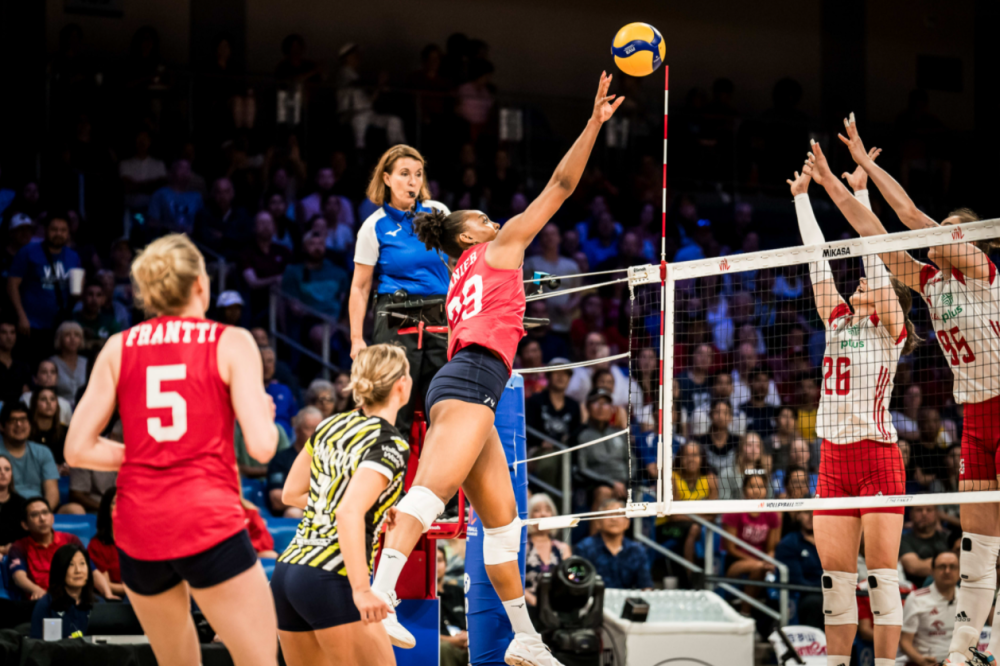 日本队险胜波兰队，波尔惊艳四座