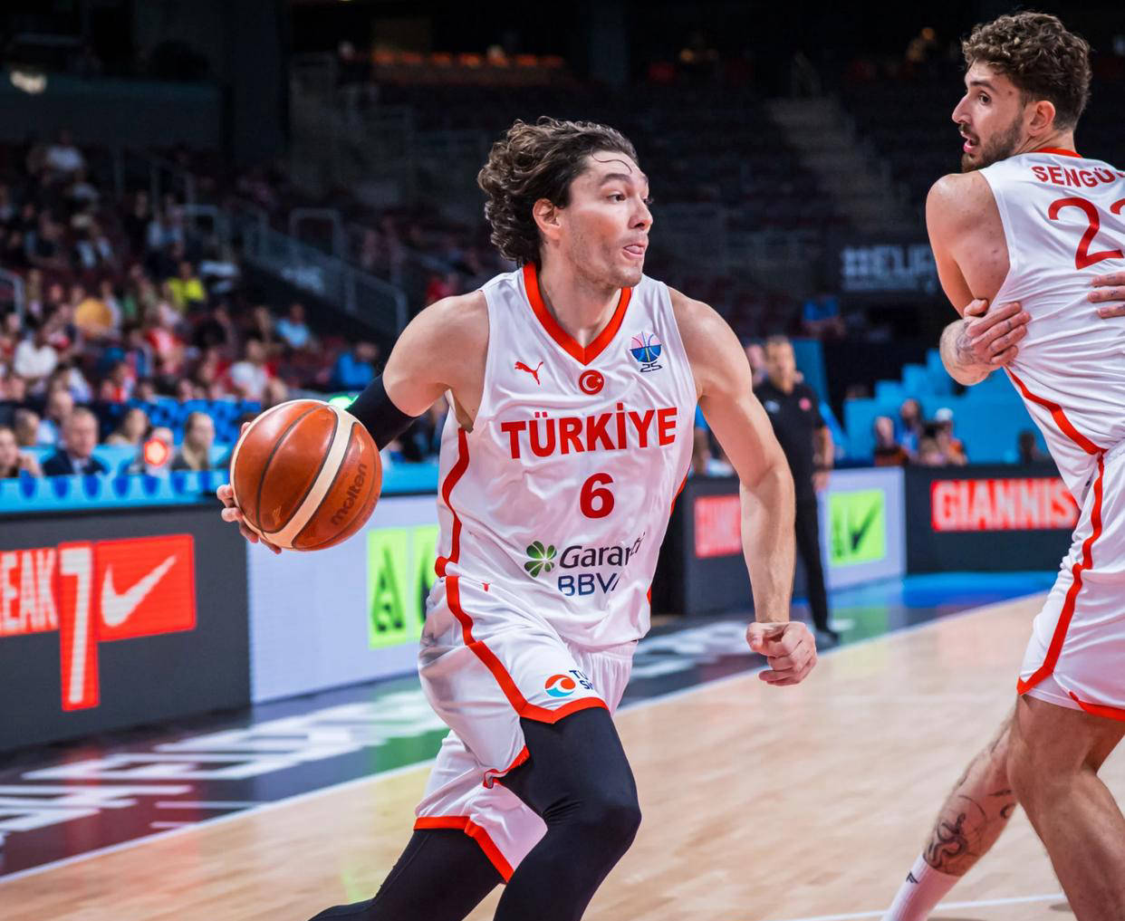 波兰球员展现出色表现，领先对手取胜