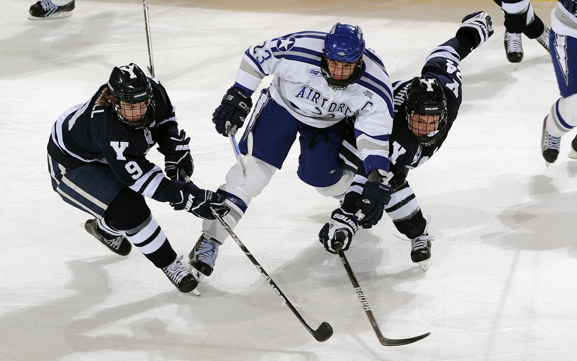 赛道上的心跳时刻,威廉姆斯绝杀迈凯伦,勒克莱尔关键制胜