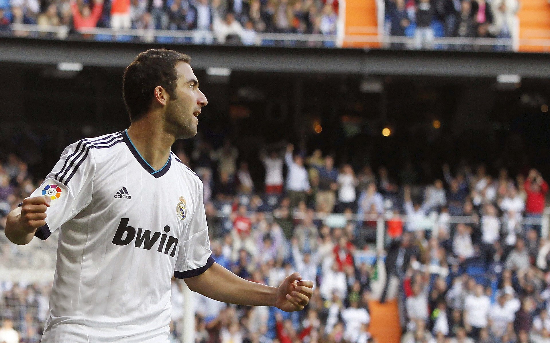 黄潜鏖战塞维利亚，维尼修斯闪耀全场，定义完美的现代边锋教科书